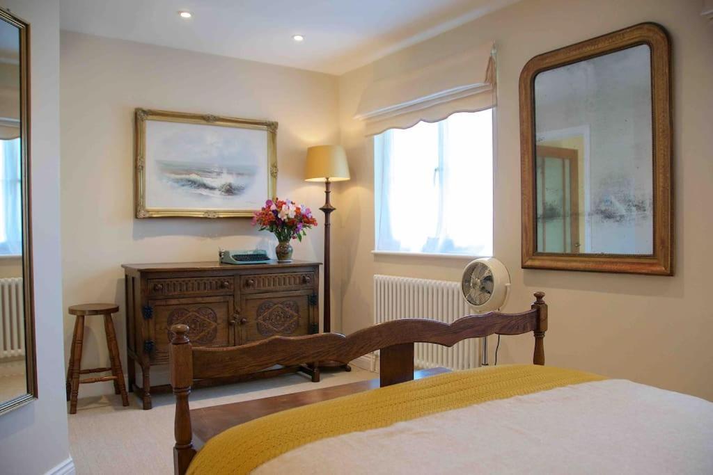 Canal View 2 Bedrooms End Of Terrace 奇切斯特 外观 照片