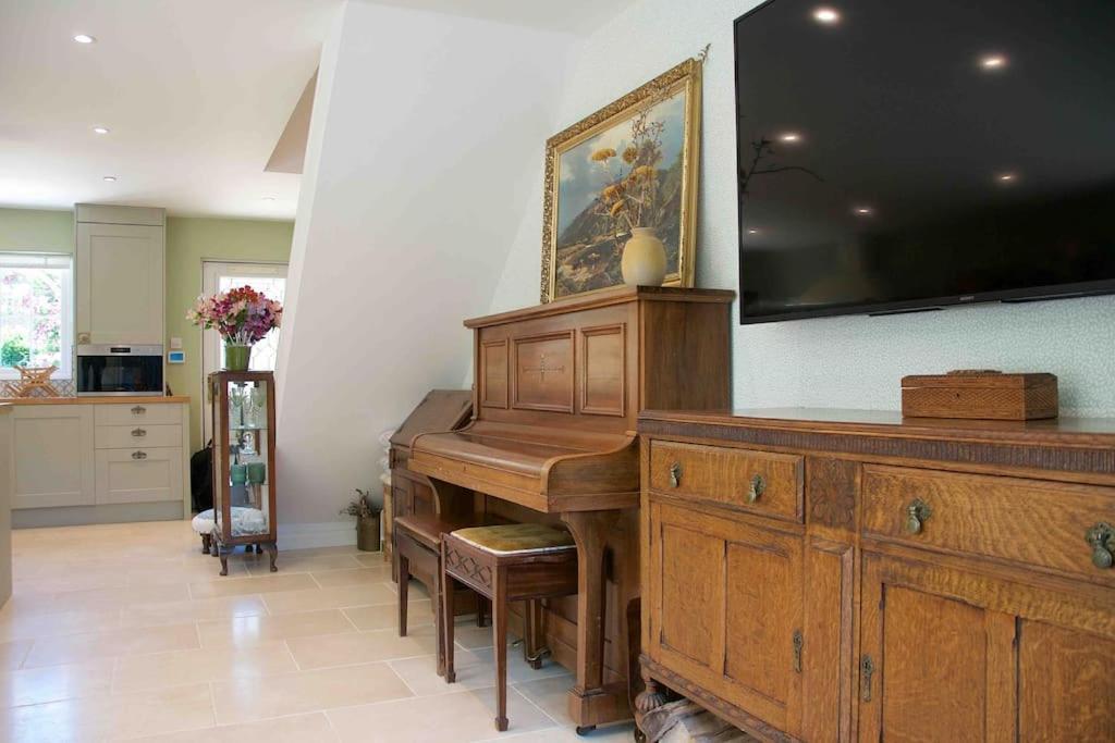 Canal View 2 Bedrooms End Of Terrace 奇切斯特 外观 照片